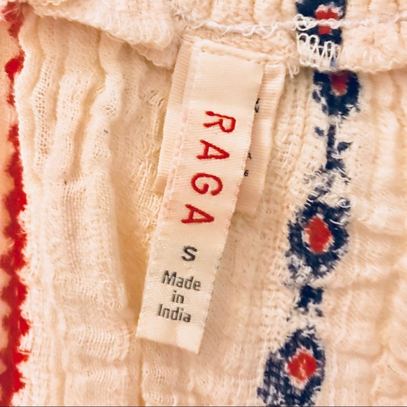 Raga Off Shoulder Cream Embroidered Top Size Small - Picture 7 of 8